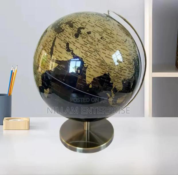 Rotating Globe World Map - thumbnail 3