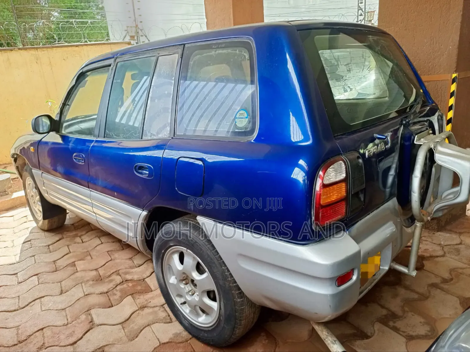 Toyota RAV4 1996 Blue