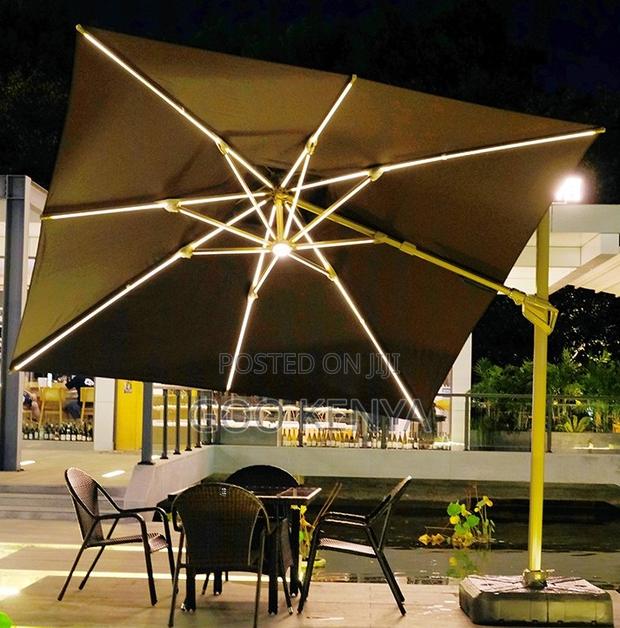 Home Sun Umbrella; Oversized Outdoor Parasol — Cantilever Design - thumbnail 5