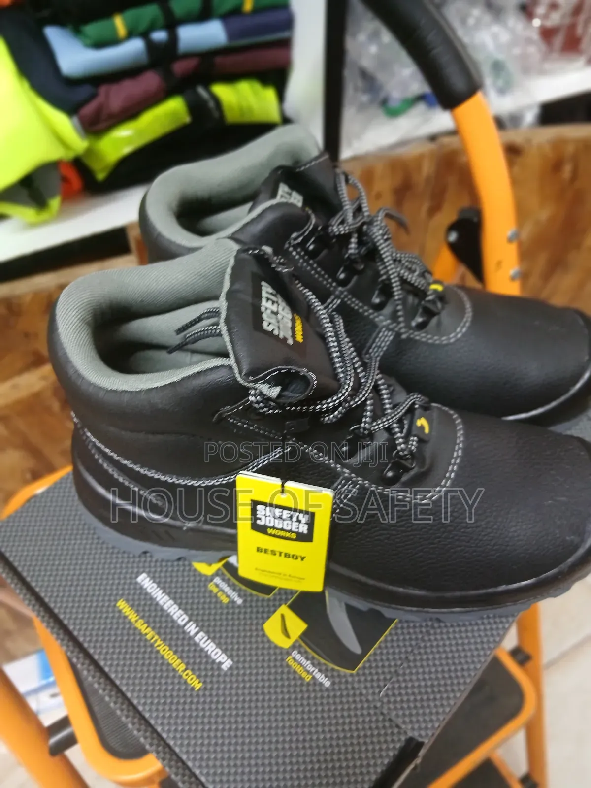 Abrasion Resist Heel Jogger Boots