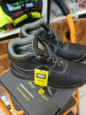 Abrasion Resist Heel Jogger Boots