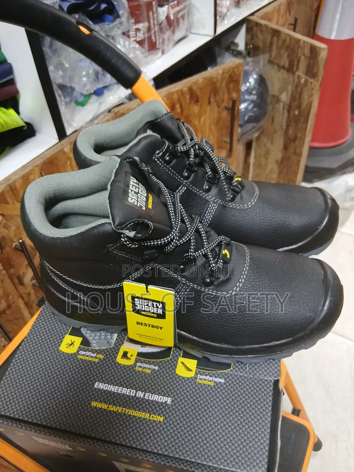 Abrasion Resist Heel Jogger Boots