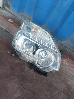 Nissan Extrail Nt31 Headlight Xenon