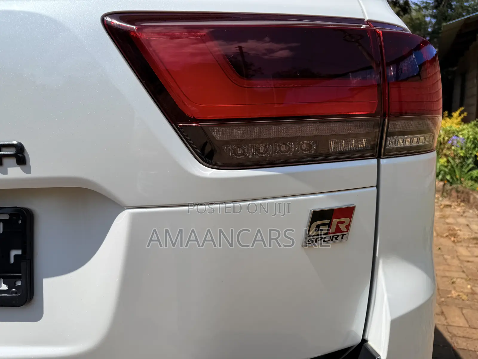 Toyota Land Cruiser LC300 2023 White