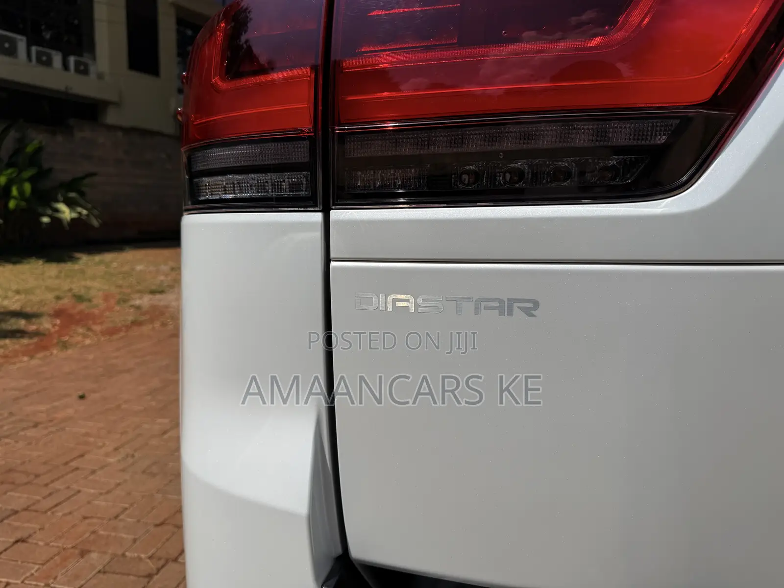 Toyota Land Cruiser LC300 2023 White