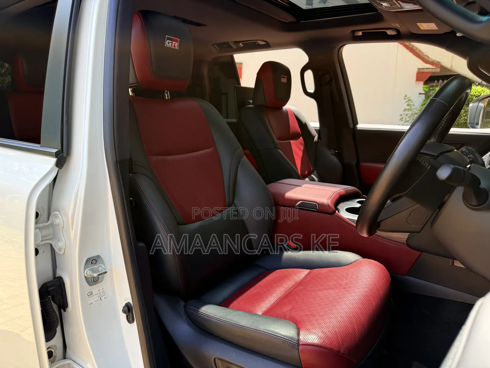 Toyota Land Cruiser LC300 2023 White