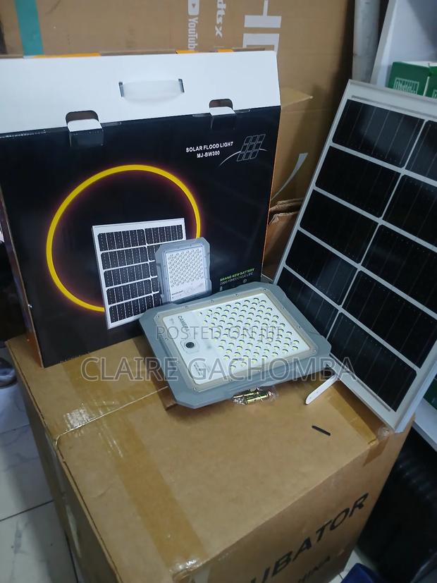 Solar Light 200w Led Solar Floodlight With Hd 1080p Ip Outdoor CCTV