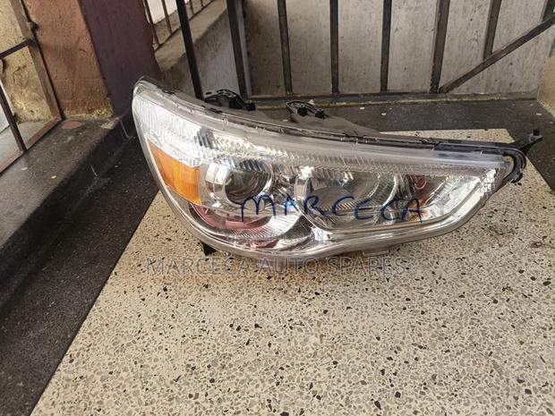 Mistrubishi RVR Headlight Xenon.