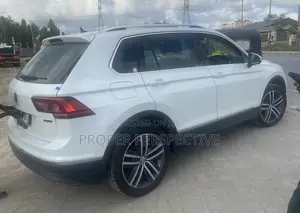 Volkswagen Tiguan 2.0T SE AWD 4MOTION 2018 White