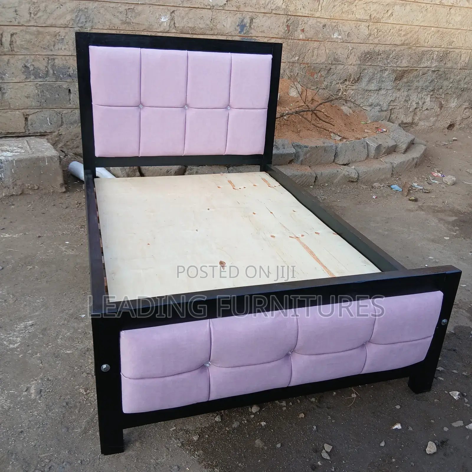 4×6 Mocket Bed Black Pink