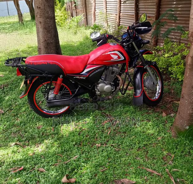 Honda CB 2024 Red - thumbnail 3