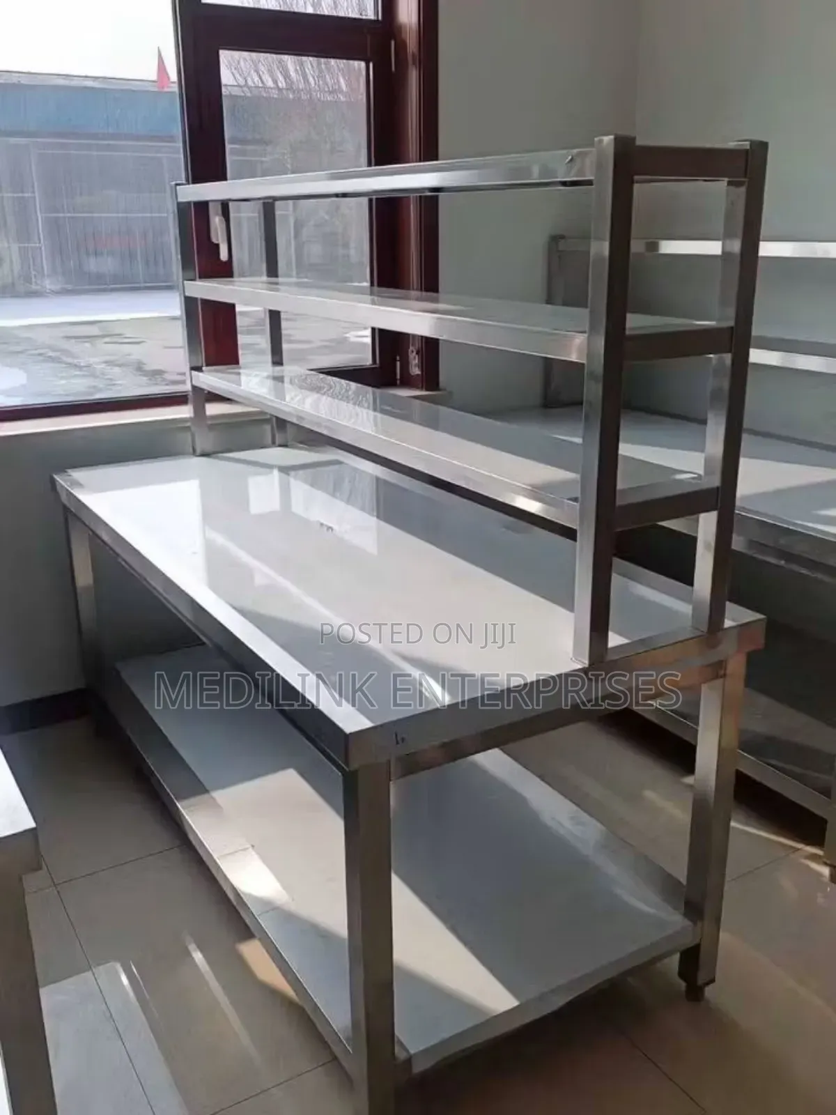Stainless Steel Commercial Restaurants Serce Bay With a Working Area