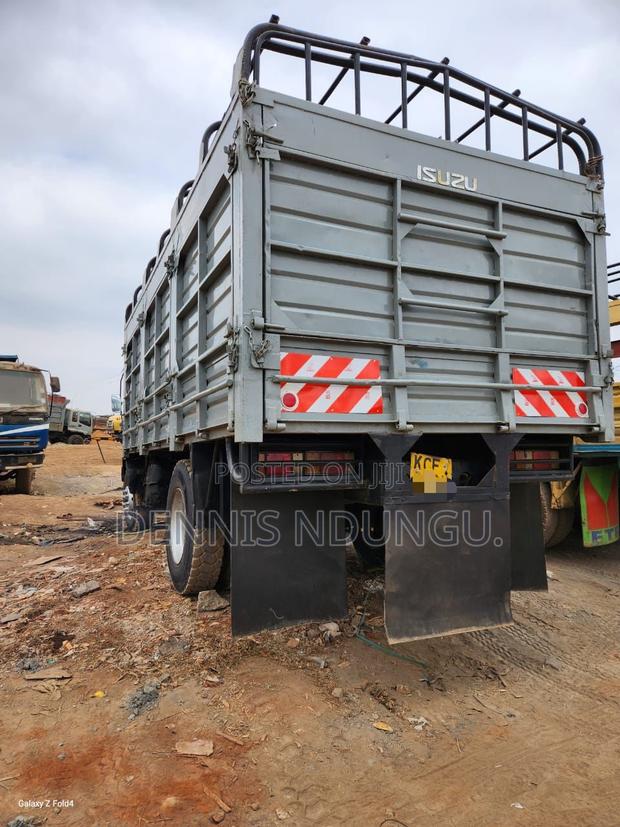 Isuzu FSR Truck - thumbnail 2