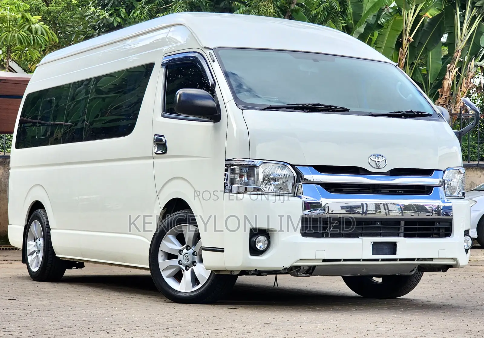 Toyota HiAce 2019 White
