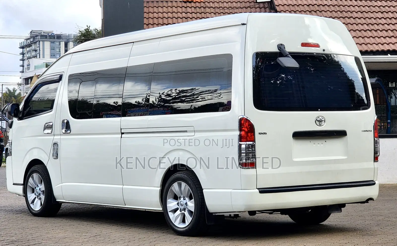 Toyota HiAce 2019 White