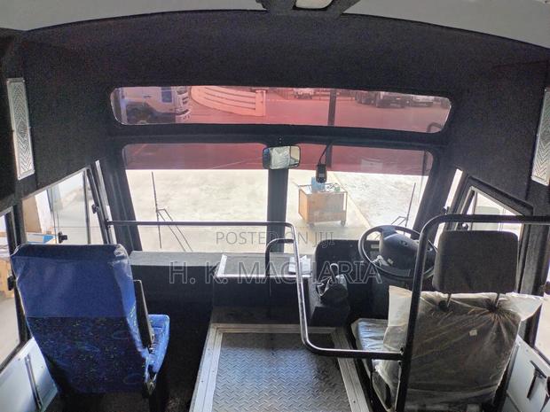 New Tata Starbus Ultra Skool 2025 White - thumbnail 8
