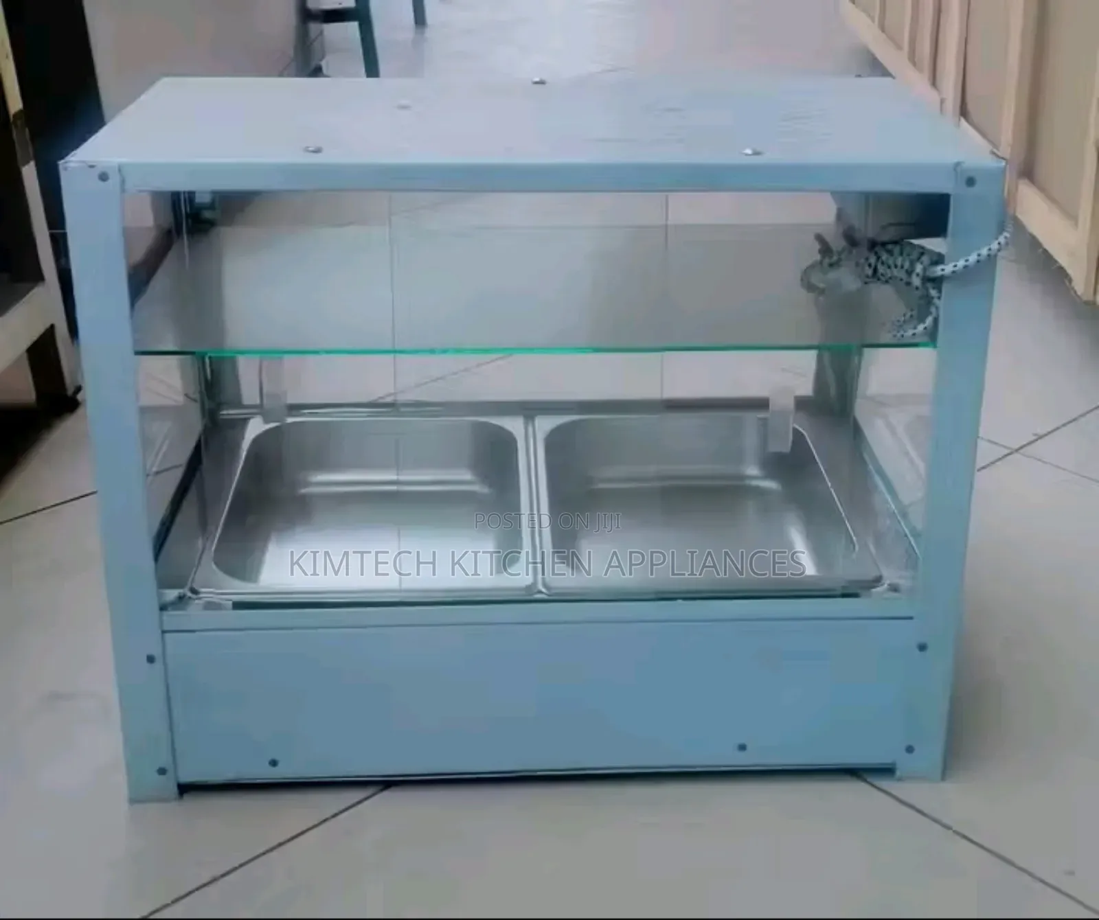 Chips Display With Basin