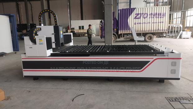 New Fast Speed Fiber Laser Cutting and Engraving Machine 130cm*250cm