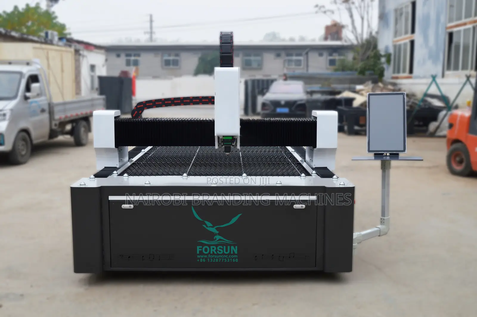 Top Quality Full Cover Exchange Platform Fiber Laser Cutting Machine