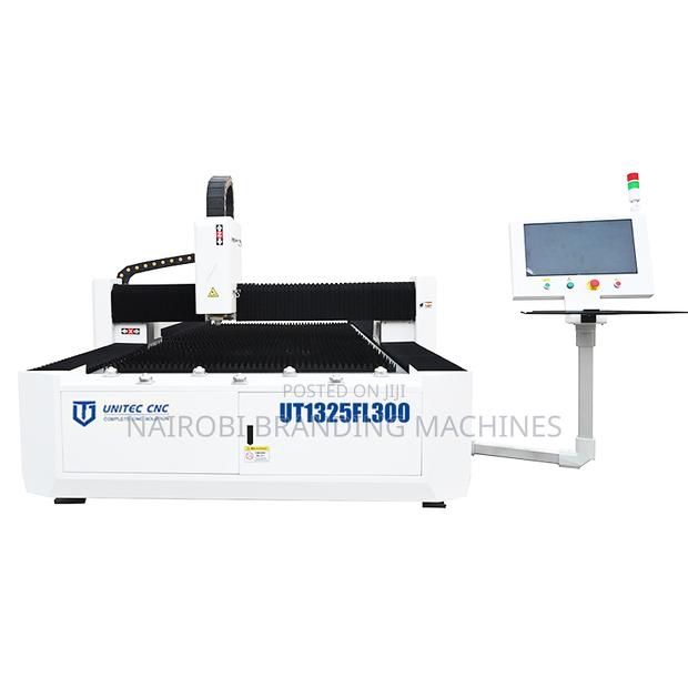 8 Feet by 4 Feet 2kw 1.5kw Laser Fiber Cutting Machine