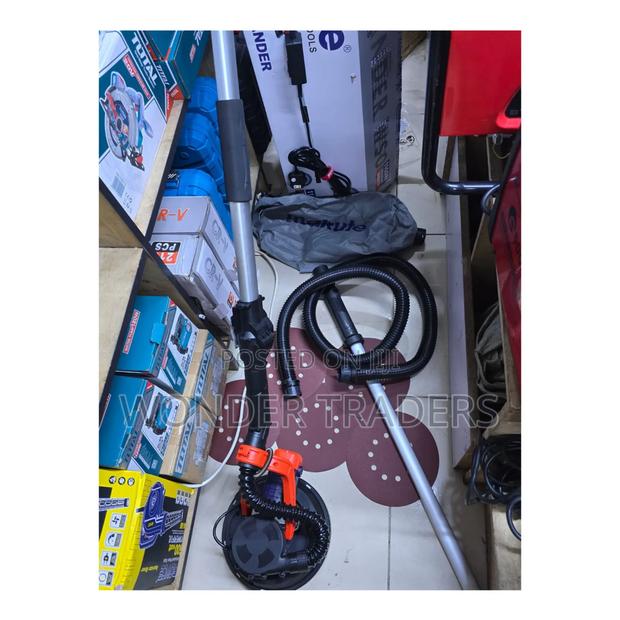Makute 1100w Commercial 
Wall Sander 
Has Dust Bag
Has 6pcs Sand Paper