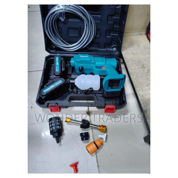 Makita 88v Cordless Carwash 
2 Batteries