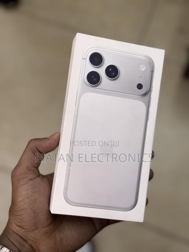 New Apple iPhone 17 Pro Max 256 GB Silver - thumbnail 2