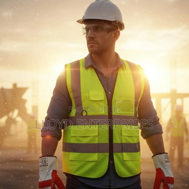 Green Super Reflective Vests With Pockets - main view