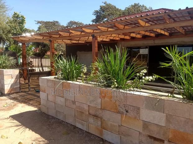 Melissa Corner Garden Bay Pergola - main view