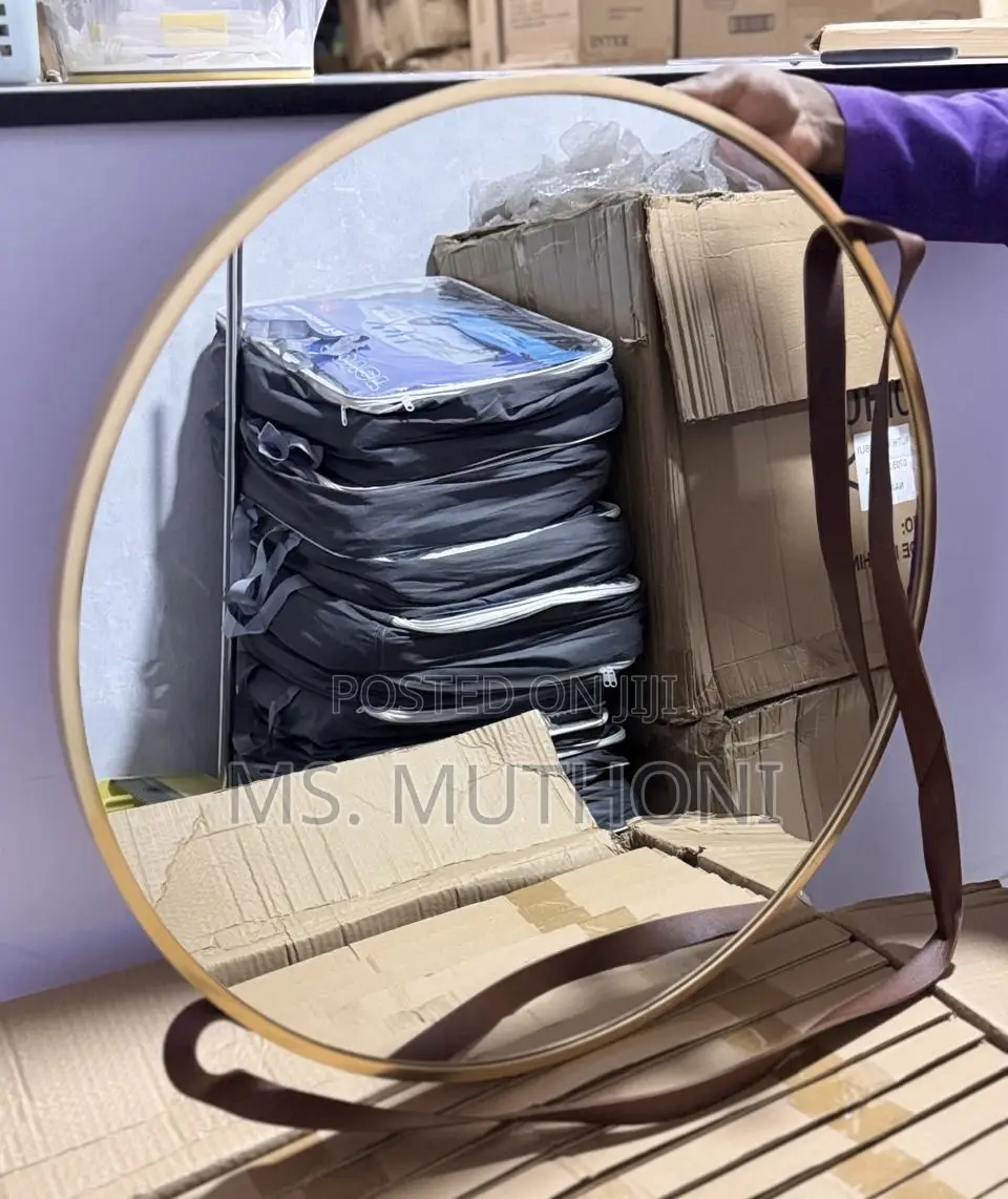Round Hanging Mirror With Strap Decorative Wall Mirror 60cm*
