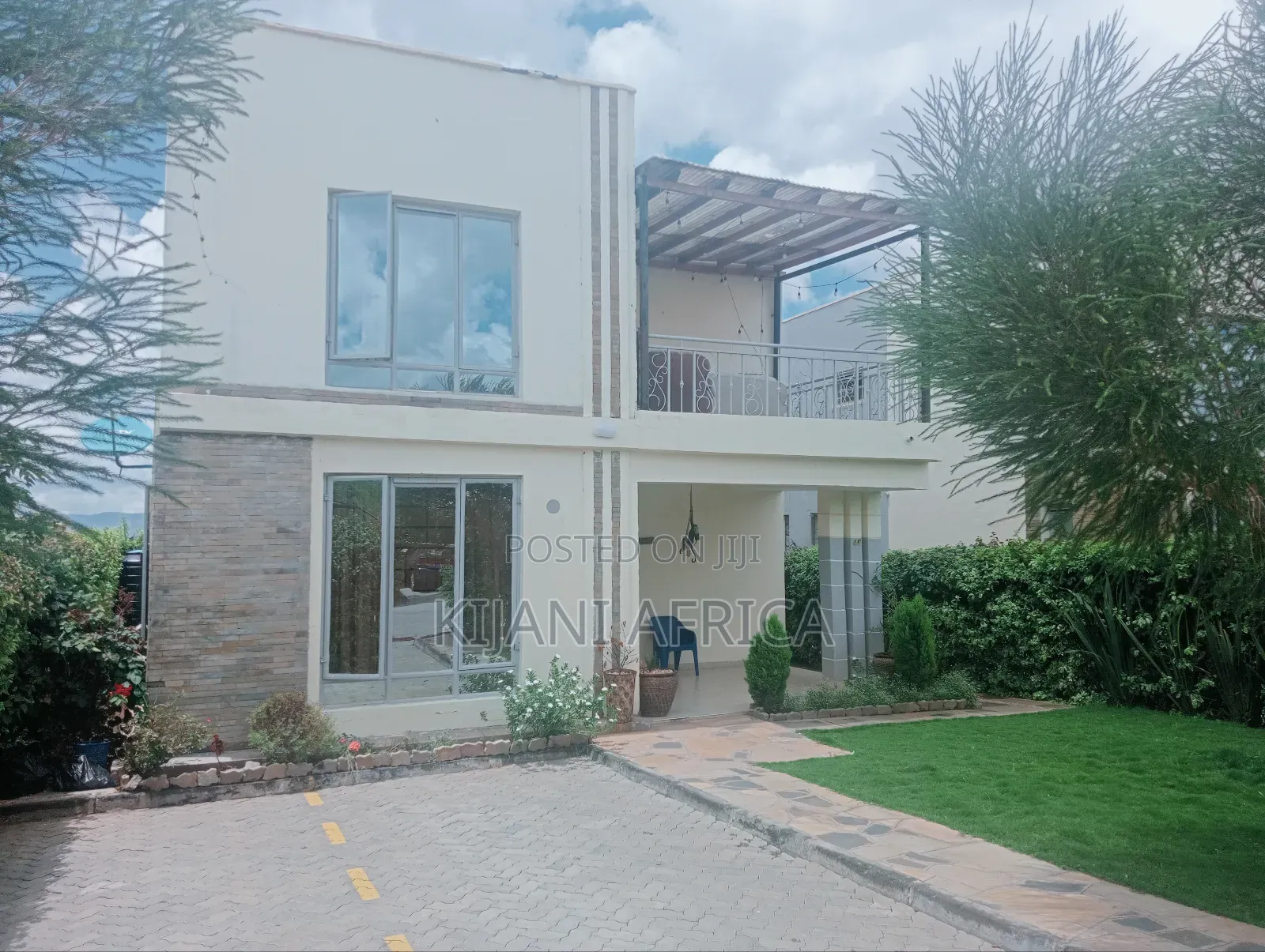 4bdrm Maisonette in Kamulu for sale
