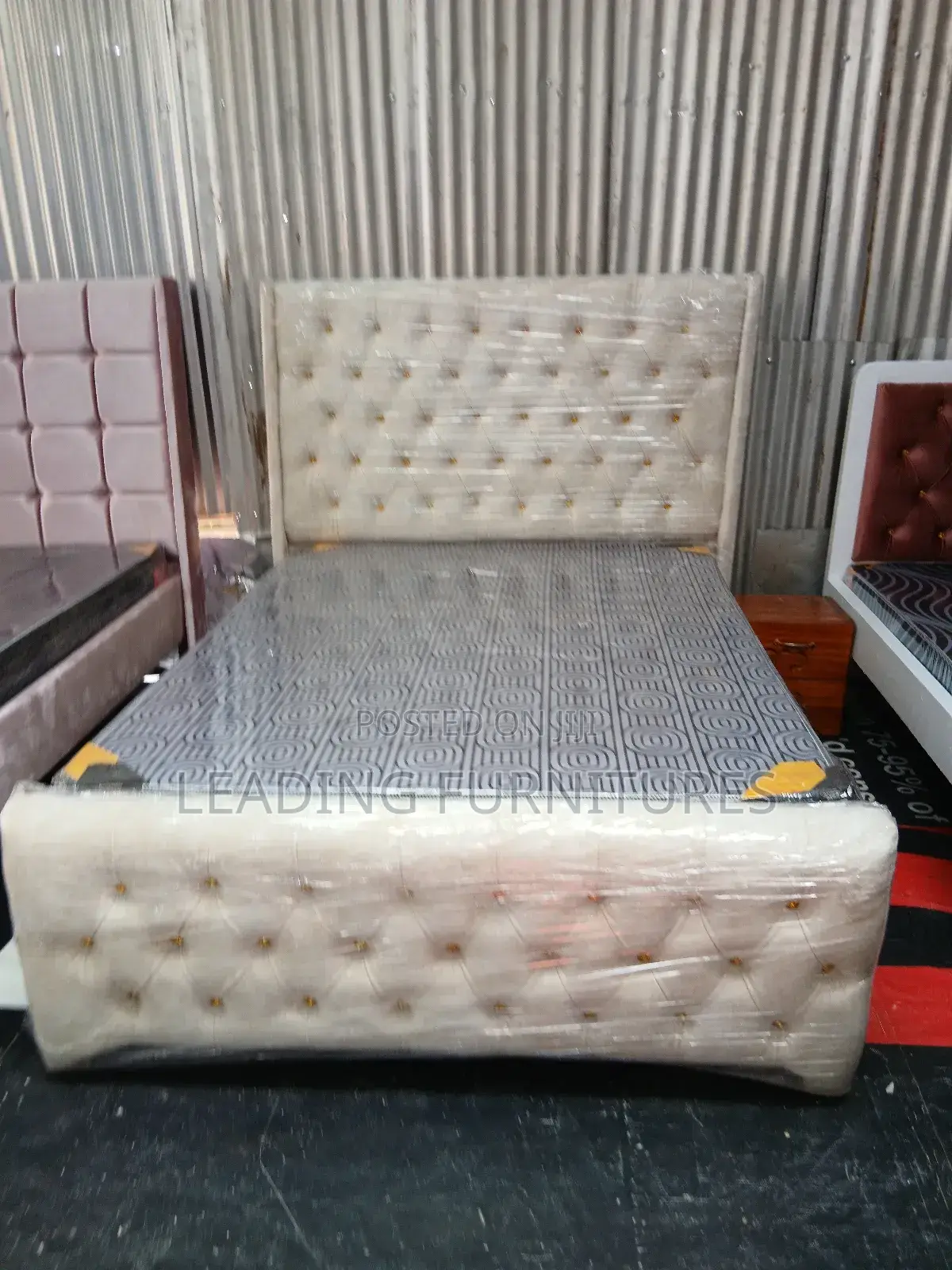 Cream Chester Bed 5x6