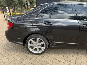 Mercedes-Benz C250 2011 Black
