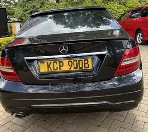 Mercedes-Benz C250 2011 Black