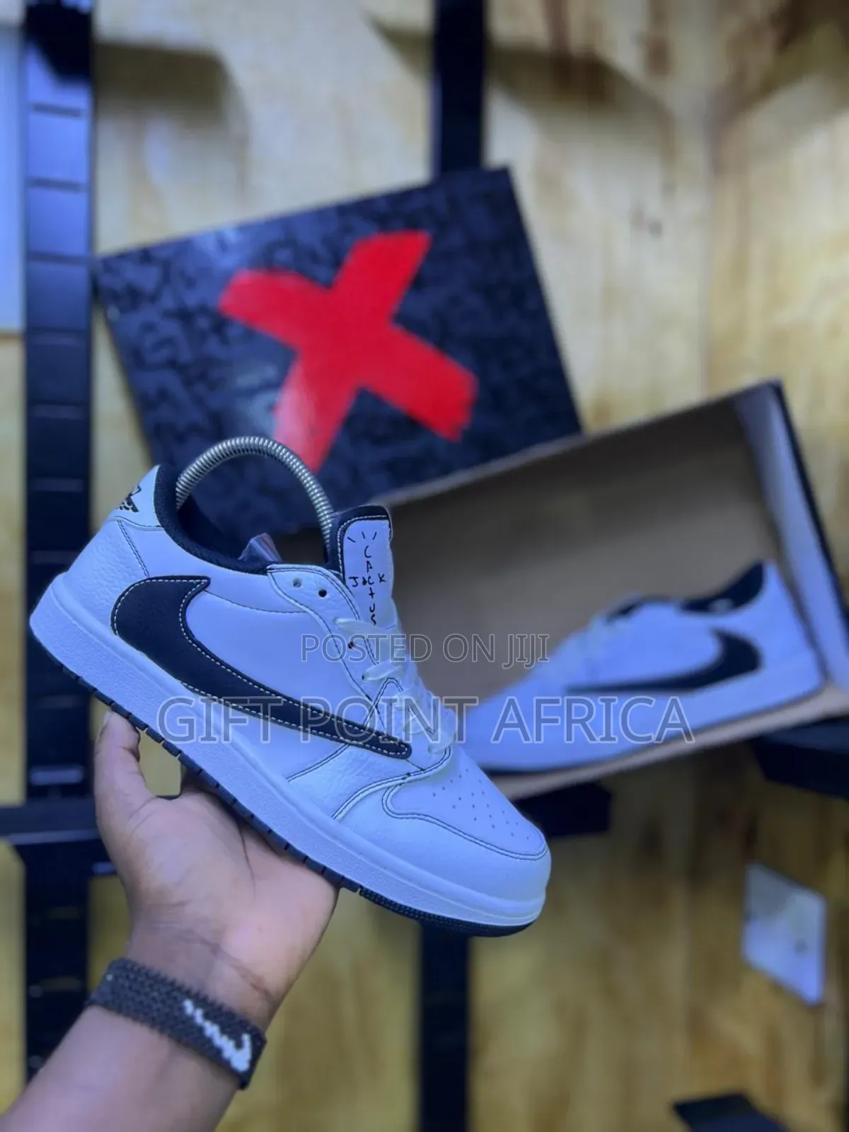 Nike Air Jordan 1 Low Travis Scott Sneakers