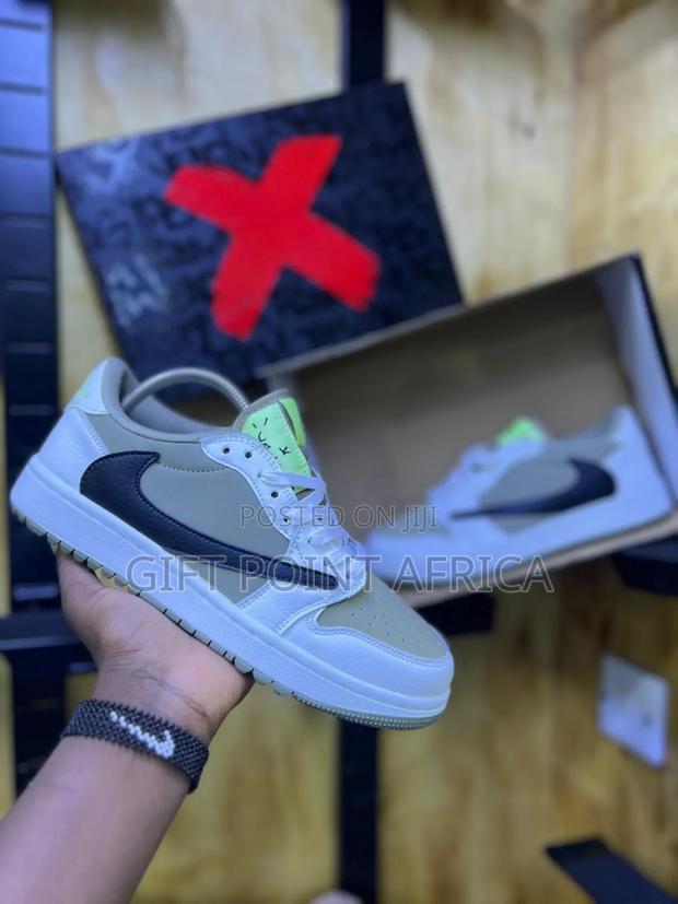Nike Air Jordan 1 Low Golf Travis Scott "Neutral Olive" Sneaker. - thumbnail 2