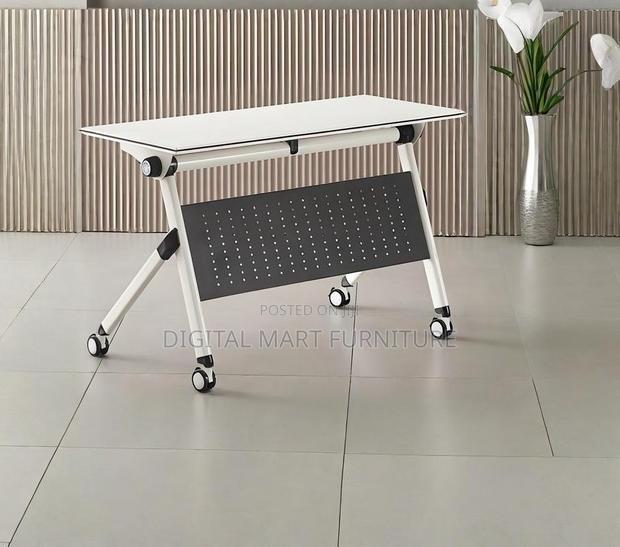 Modern 4 Leg Display Unity Employees Meeting Table - thumbnail 8