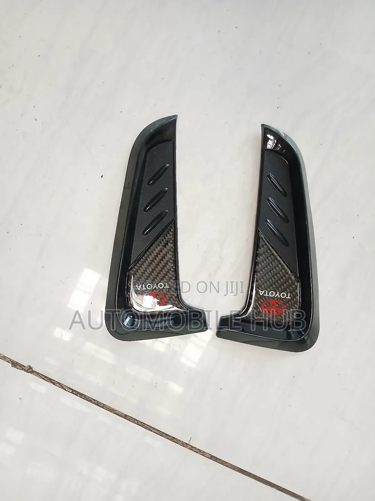 2pcs Toyota Side Vents – Sleek Design, Easy Fit