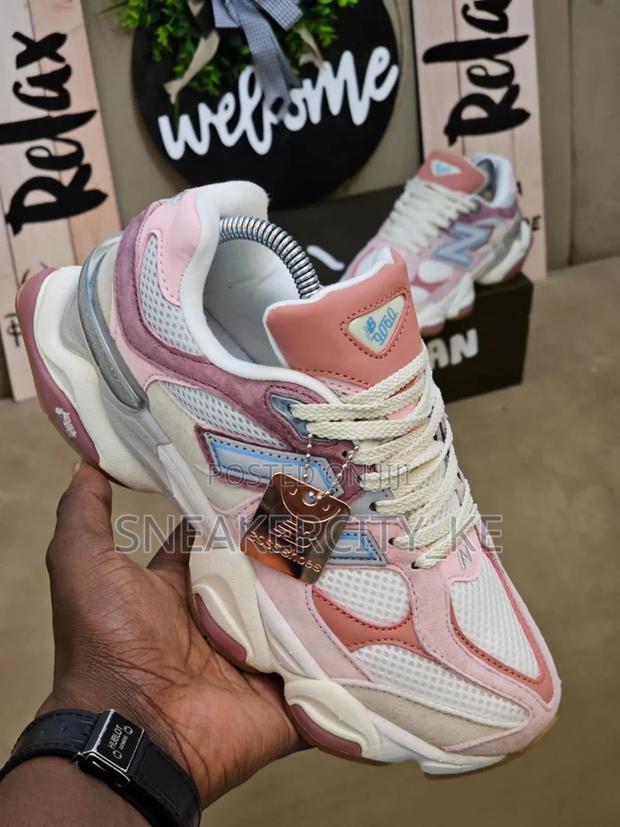 Pink New Balance 9060 - thumbnail 2
