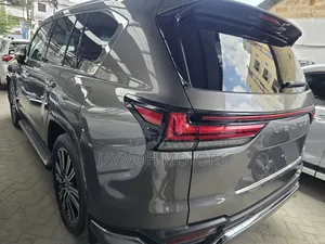 Lexus LX 600 2023 Gray