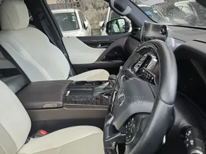 Lexus LX 600 2023 Gray
