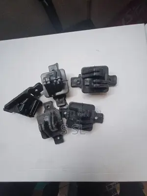 Plastic Black W Insulator for Electric Fence