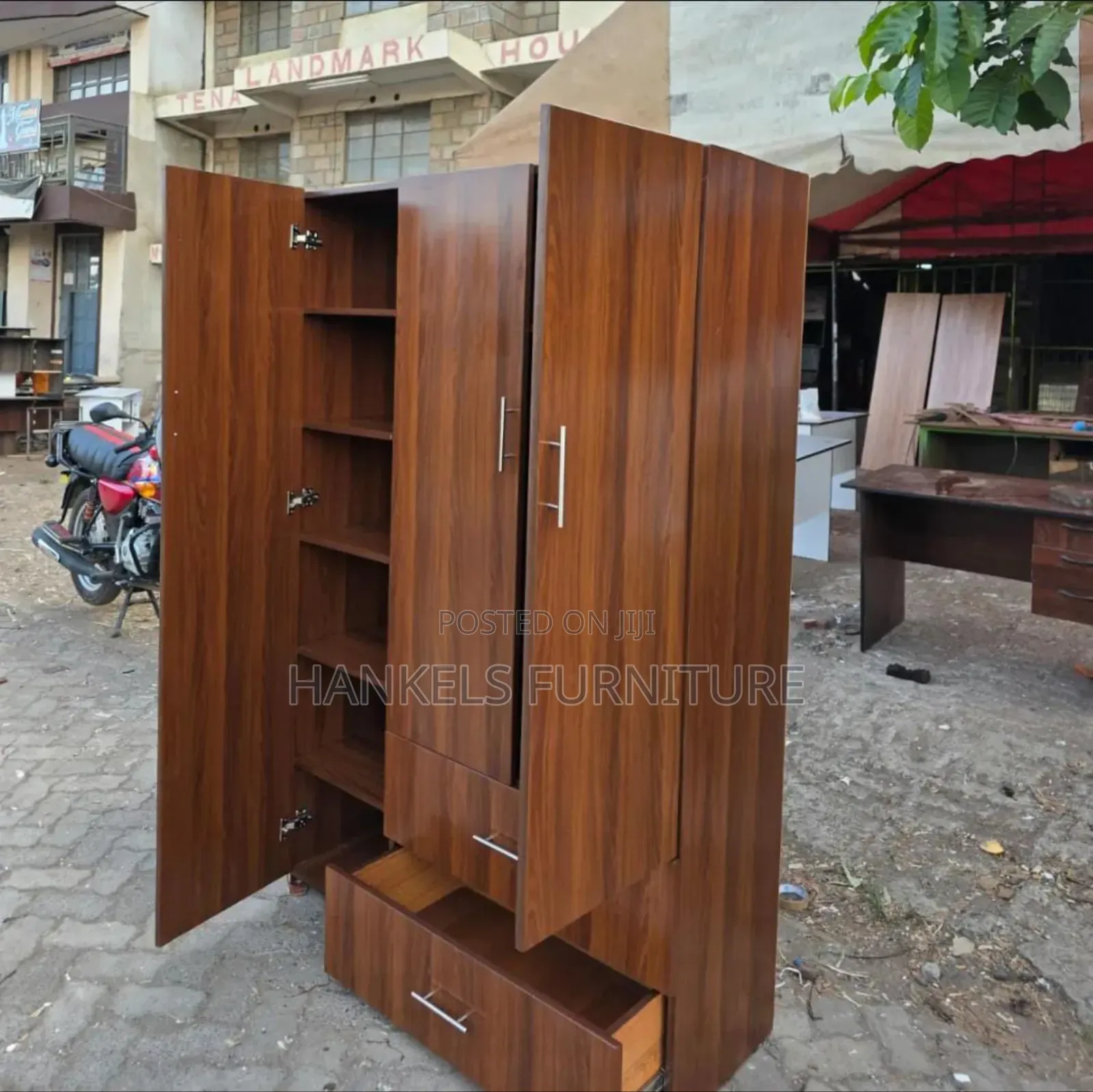 Hinged Door Wardrobe – Strong, Neat Functional