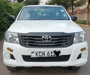 Toyota Hilux 2010 White