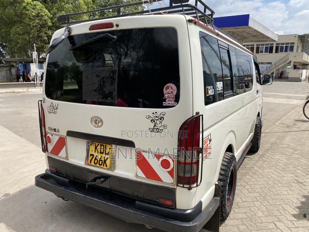 Toyota HiAce 2015 White - thumbnail 2