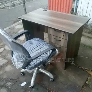 Laminated Office/Study Table