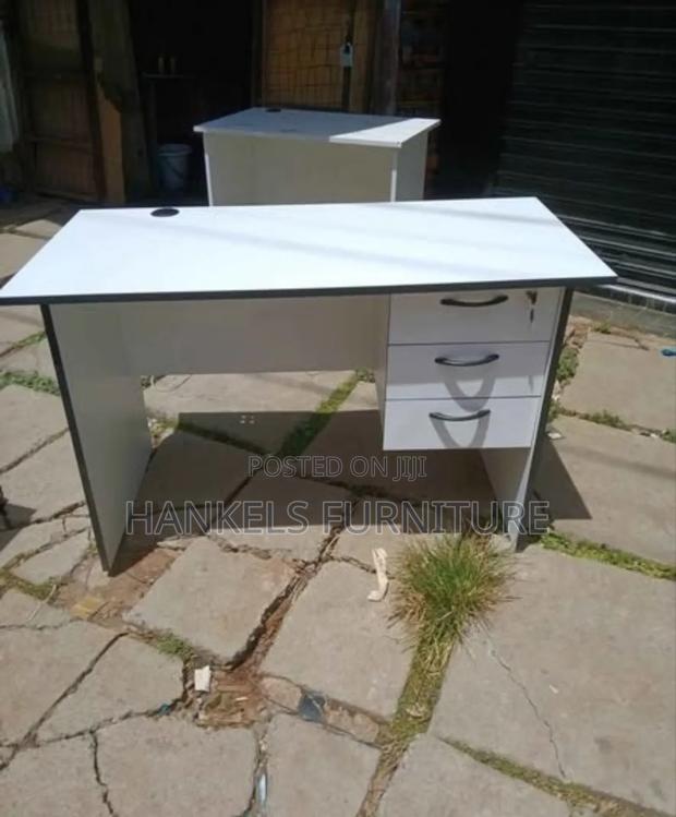 Spacious Office Workstation Desk