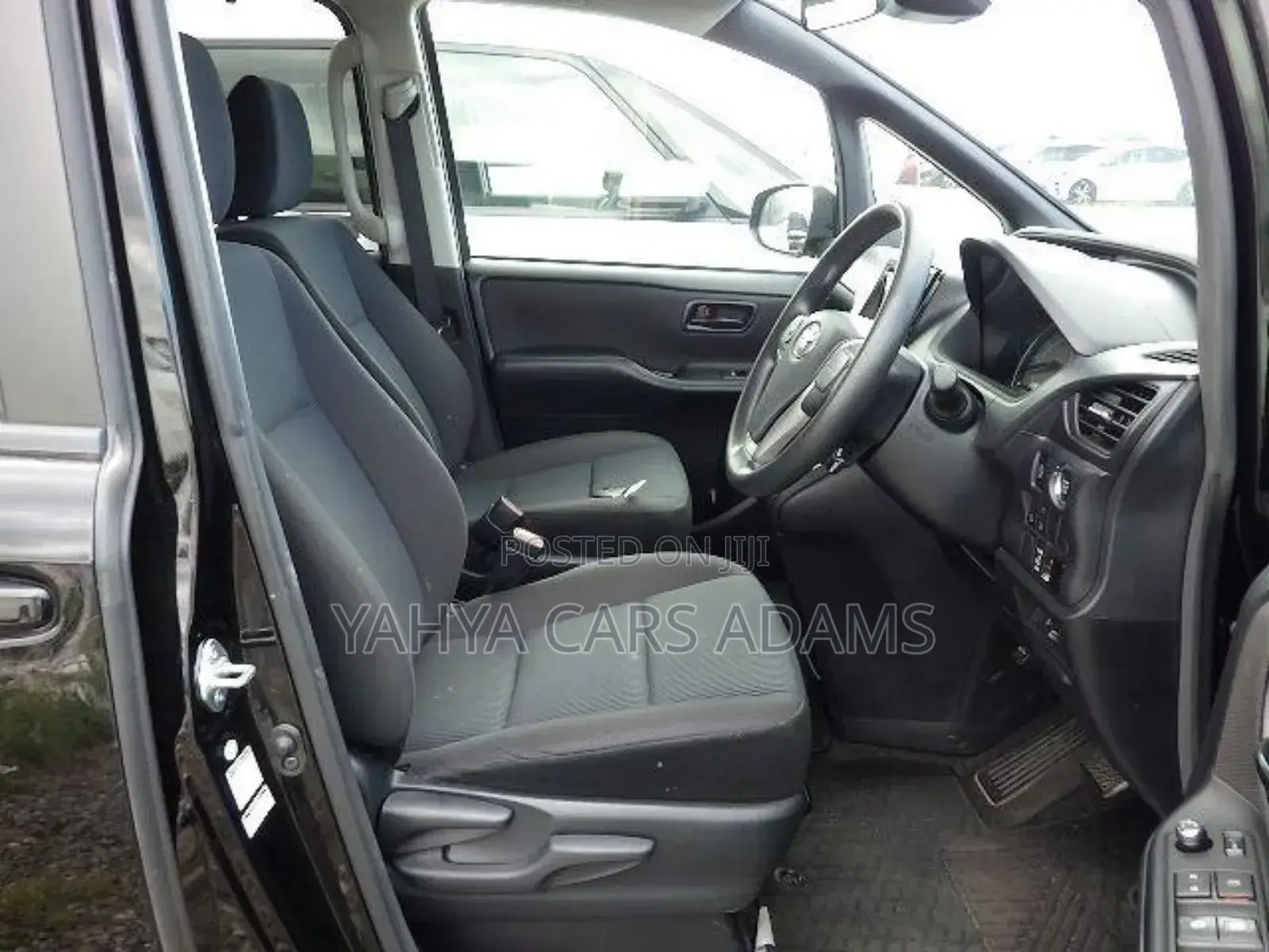 Toyota Noah 2.0 FWD (7 Seater) 2018 Black