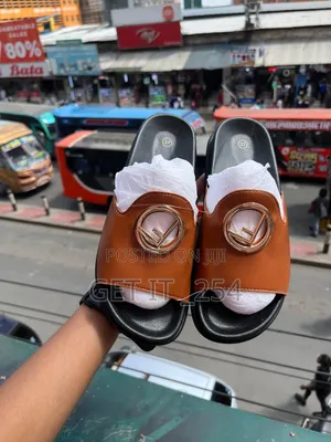 Fendi Sandals
Size 36-41