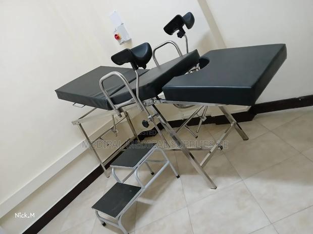 Delivery Bed With Step Stool